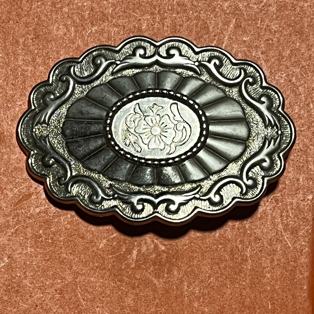 VTG Western Floral Oval Belt Buckle Silver Tone Scalloped Scrollwork Sunburst